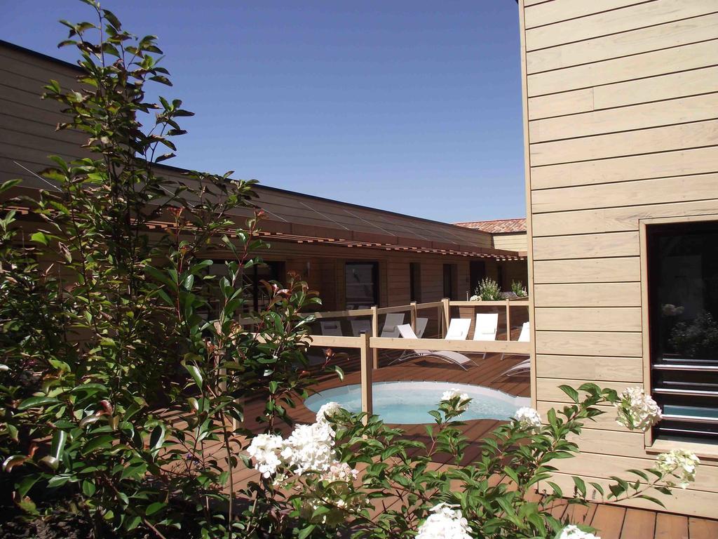 LES BELLES ÉPOQUES B&B - JACUZZI - PISCINE - TERRASSES - BRUMISATEURS - Proche Puy du Fou Saint-Germain-sur-Moine Exterior foto