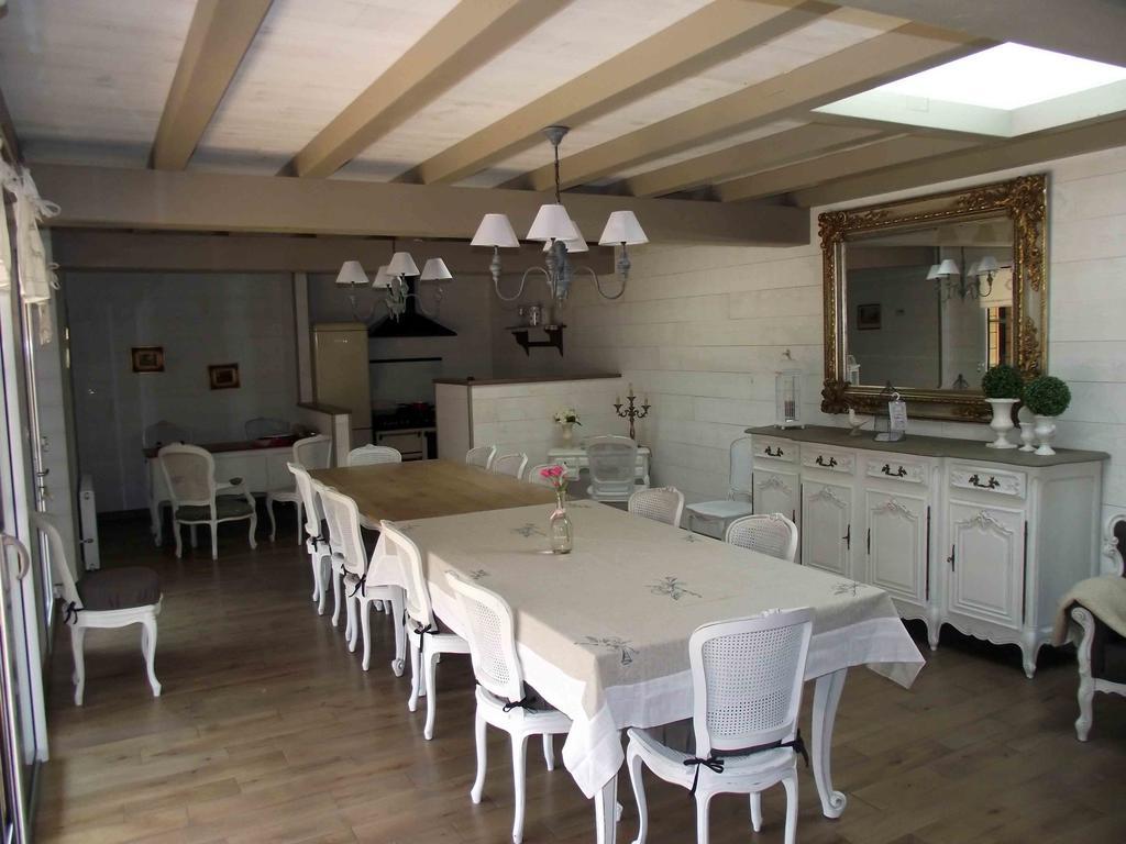 LES BELLES ÉPOQUES B&B - JACUZZI - PISCINE - TERRASSES - BRUMISATEURS - Proche Puy du Fou Saint-Germain-sur-Moine Habitación foto