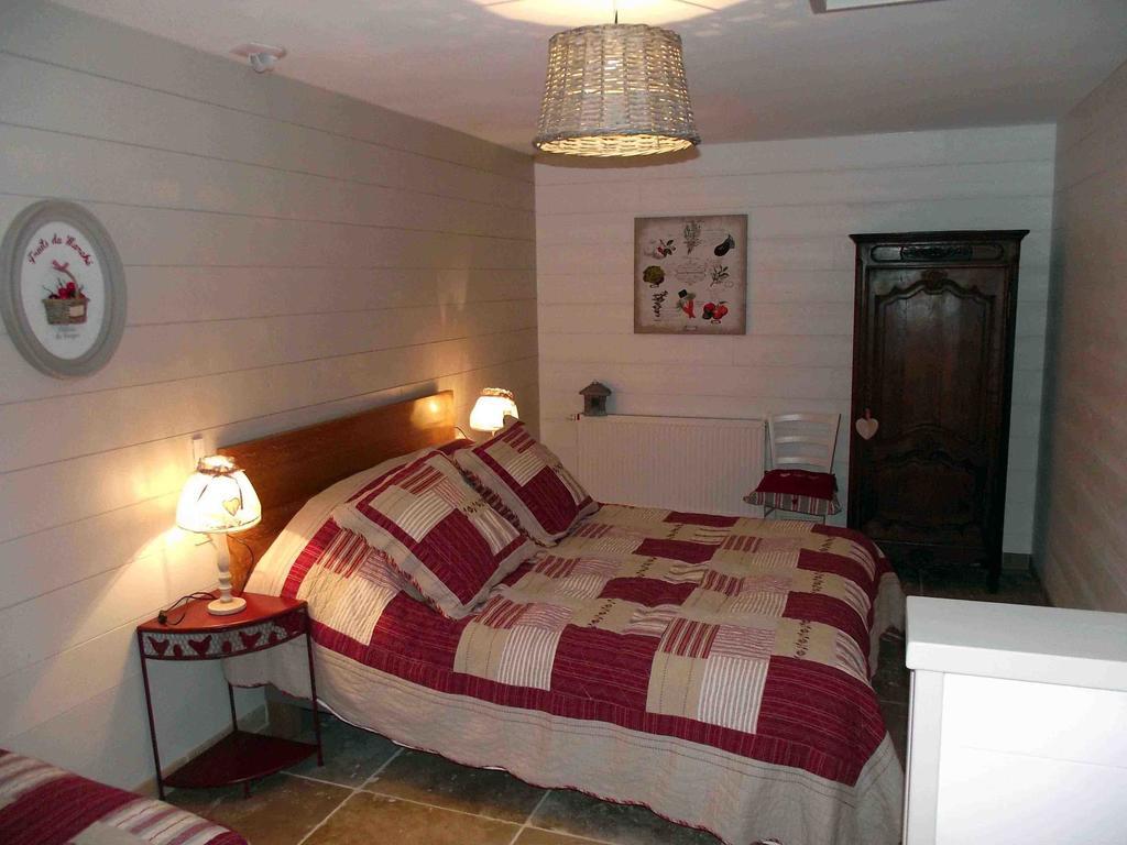 LES BELLES ÉPOQUES B&B - JACUZZI - PISCINE - TERRASSES - BRUMISATEURS - Proche Puy du Fou Saint-Germain-sur-Moine Habitación foto