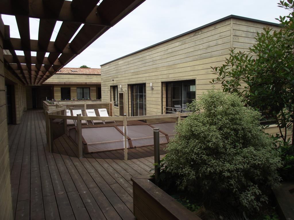 LES BELLES ÉPOQUES B&B - JACUZZI - PISCINE - TERRASSES - BRUMISATEURS - Proche Puy du Fou Saint-Germain-sur-Moine Exterior foto